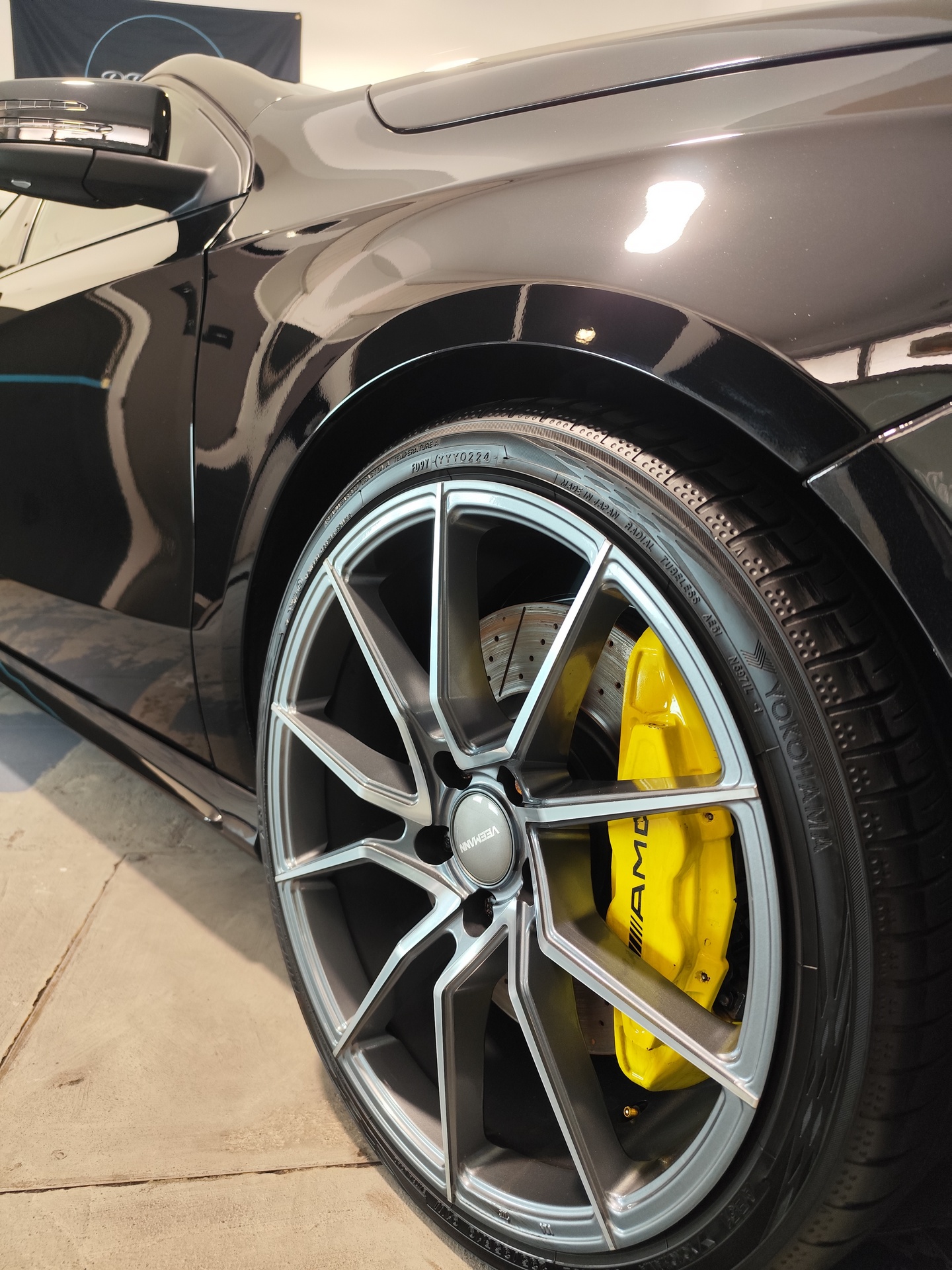 Jante frontal de um A45 AMG